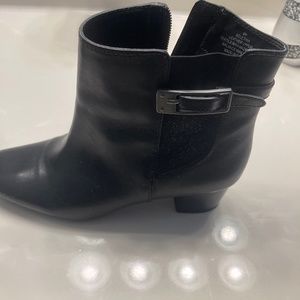 Bandolino Bolethia Black Boots W | US 9 (M) | Black